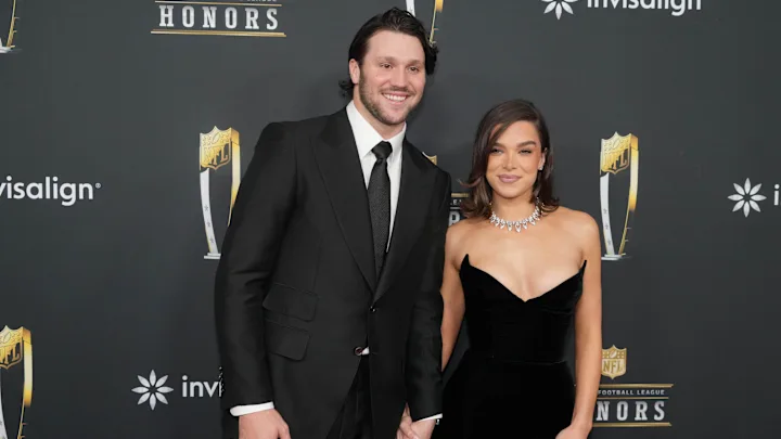 Josh Allen & Hailee Steinfeld: Love in the Limelight