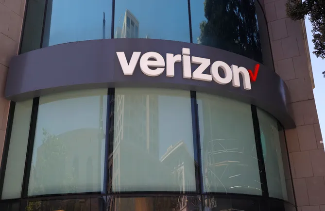 How WILL VERIZON'S SHORT-SIGHTED DECISIONS Impact Customers Financially?