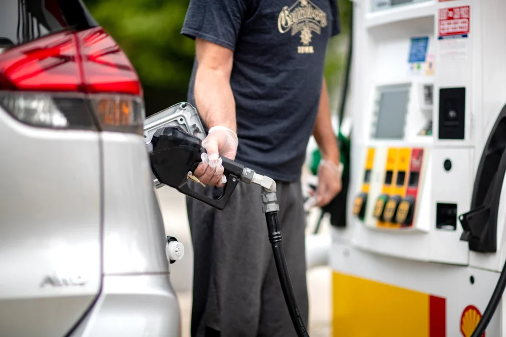 Trump Imposes 10% Tariff on Canadian Oil